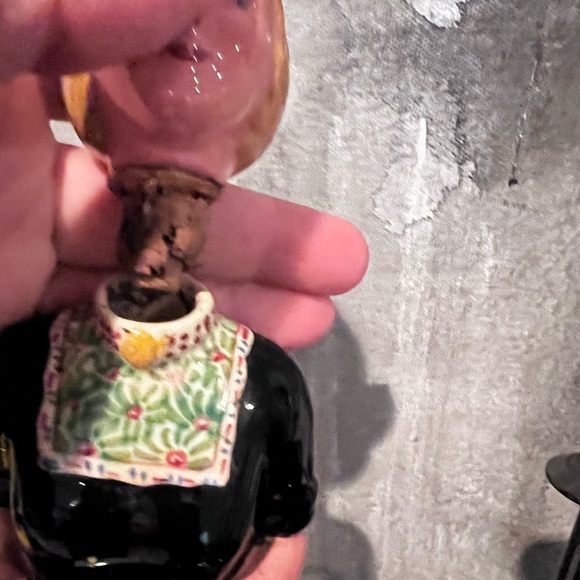 OLD HOLLAND NETHERLANDS WHISKEY DECANTER LADY HAND PAINTED W/ LIQUOR TAX STAMP - Picture 8 of 15